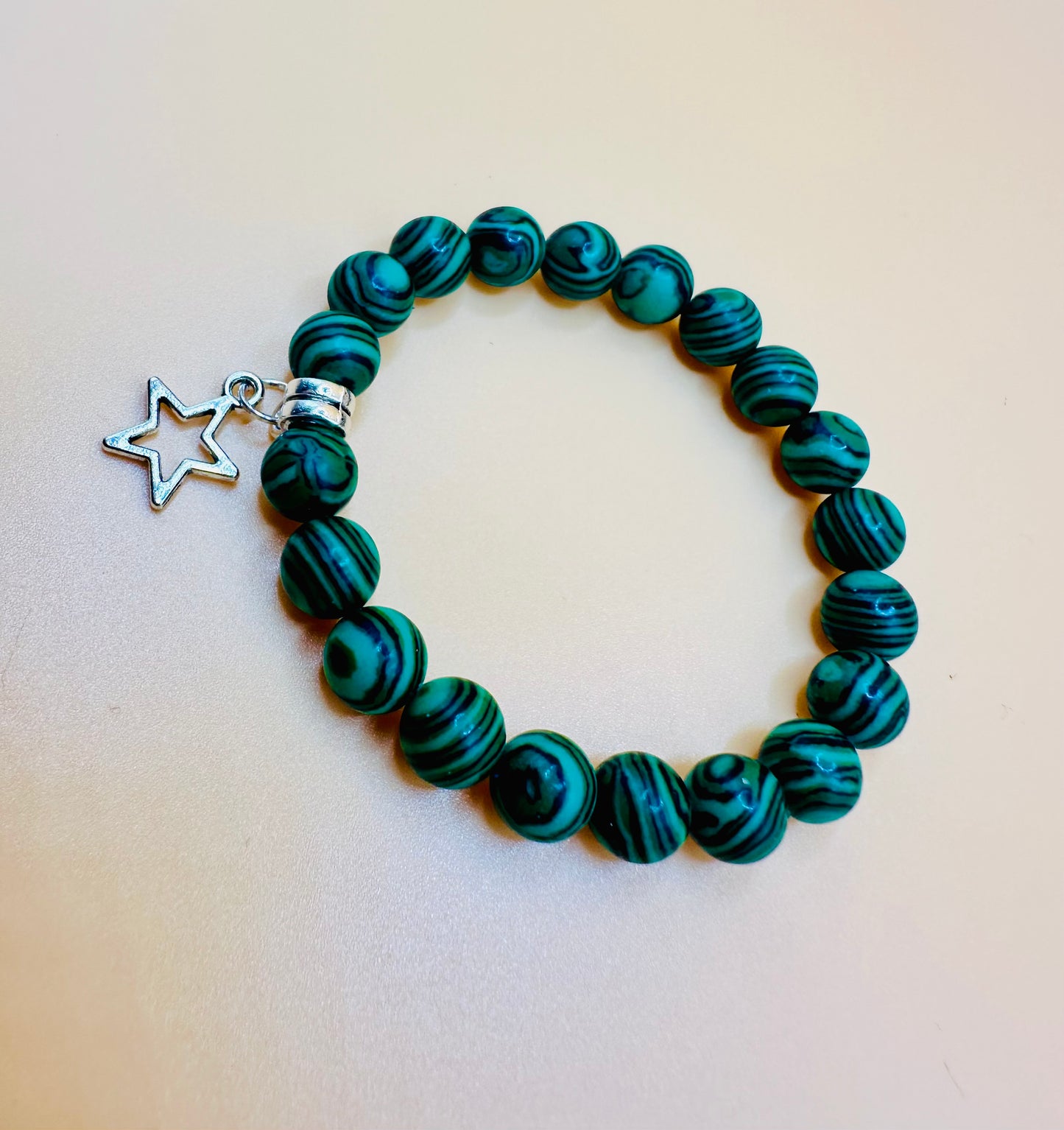 Bracciale elastico con perle di Malachite